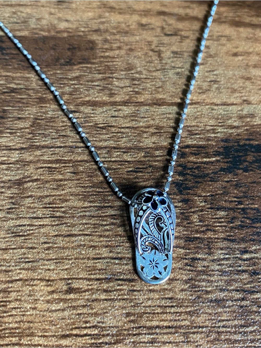 Sterling  silver  925 LA  Floral flip-flop pendant & 925 Necklace